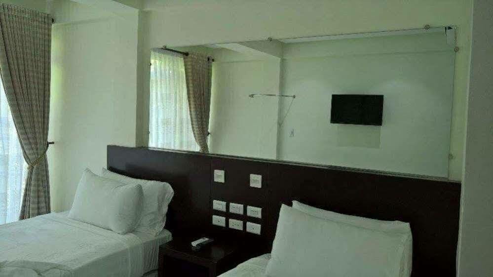 Boracay Midtown Hotel Balabag  Kültér fotó